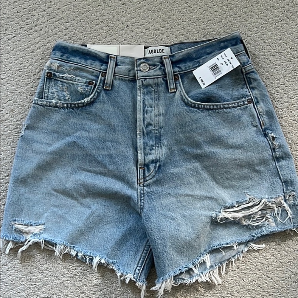 Agolde Riley short , NWT size 27 .